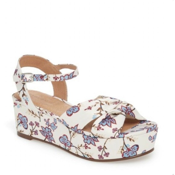 Caslon Shoes - Nordstrom Caslon Ryder White Floral Sandals EUC Size 8
